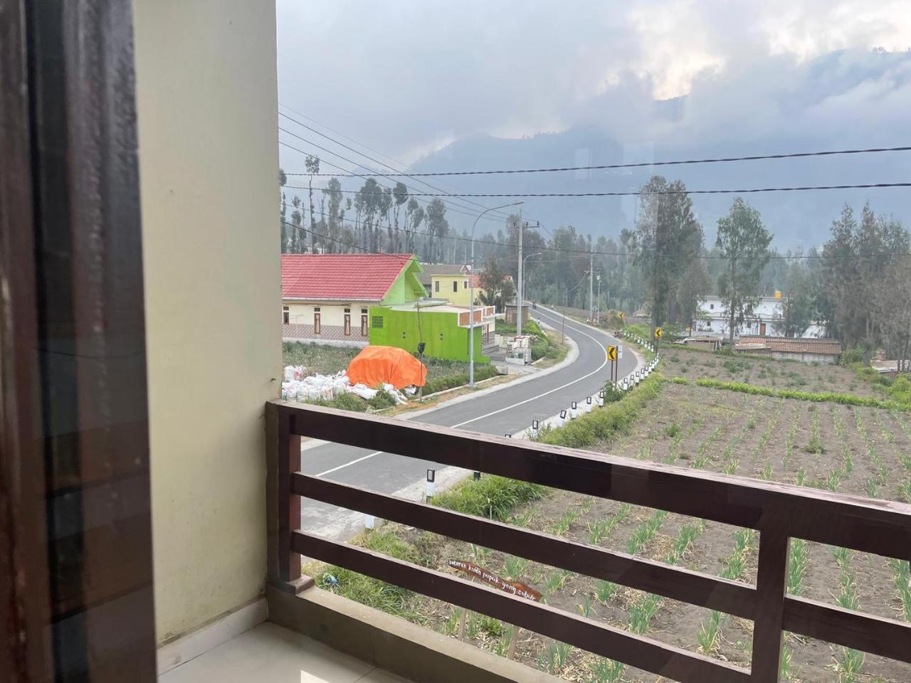 Bromo Semesta Guesthouse Probolinggo Exterior photo